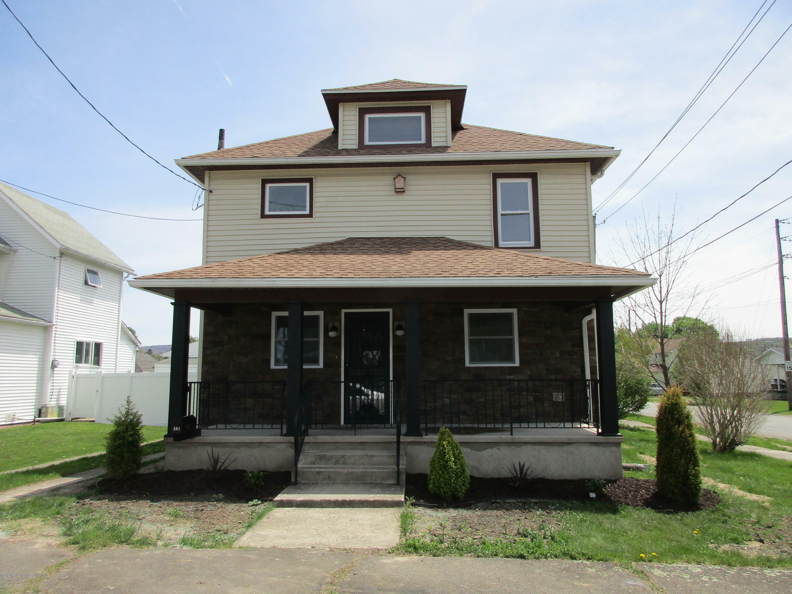 302 McKinley Street  Jermyn PA 18433 photo