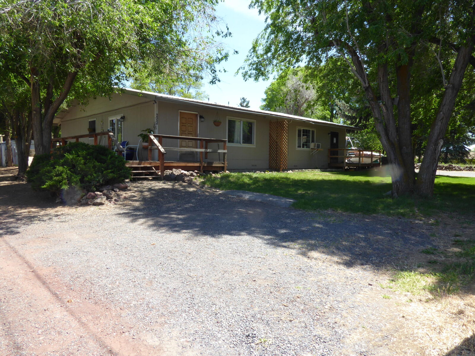 Property Photo: 656-664 Wilson Avenue OR 97741