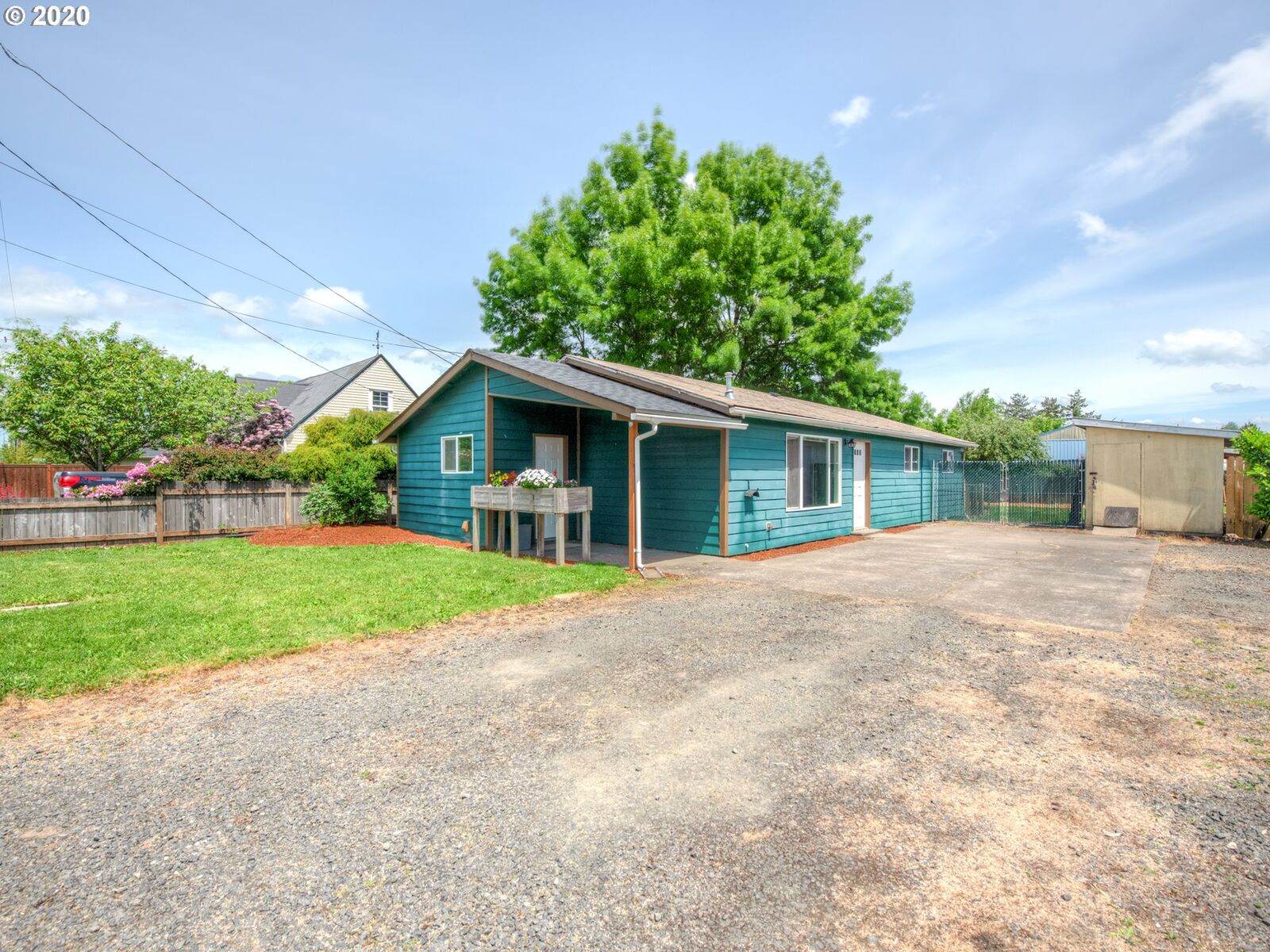 Property Photo: 430 N 7th St OR 97446