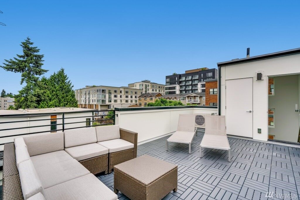 Property Photo: 4518 41st Ave SW B WA 98116