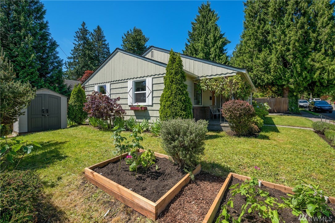 Property Photo:  1257 NE 88th St  WA 98115 