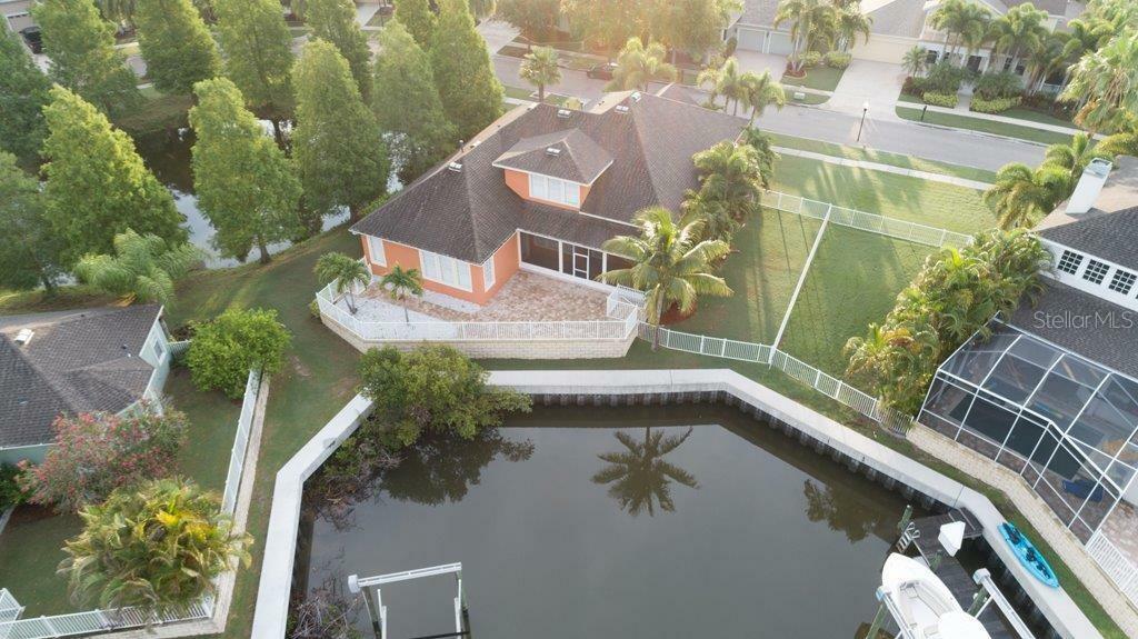 Property Photo:  510 Islebay Drive  FL 33572 