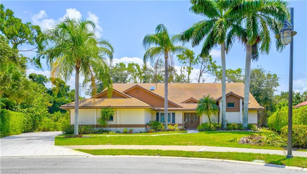 Property Photo:  2140 Harlans Run  FL 34105 