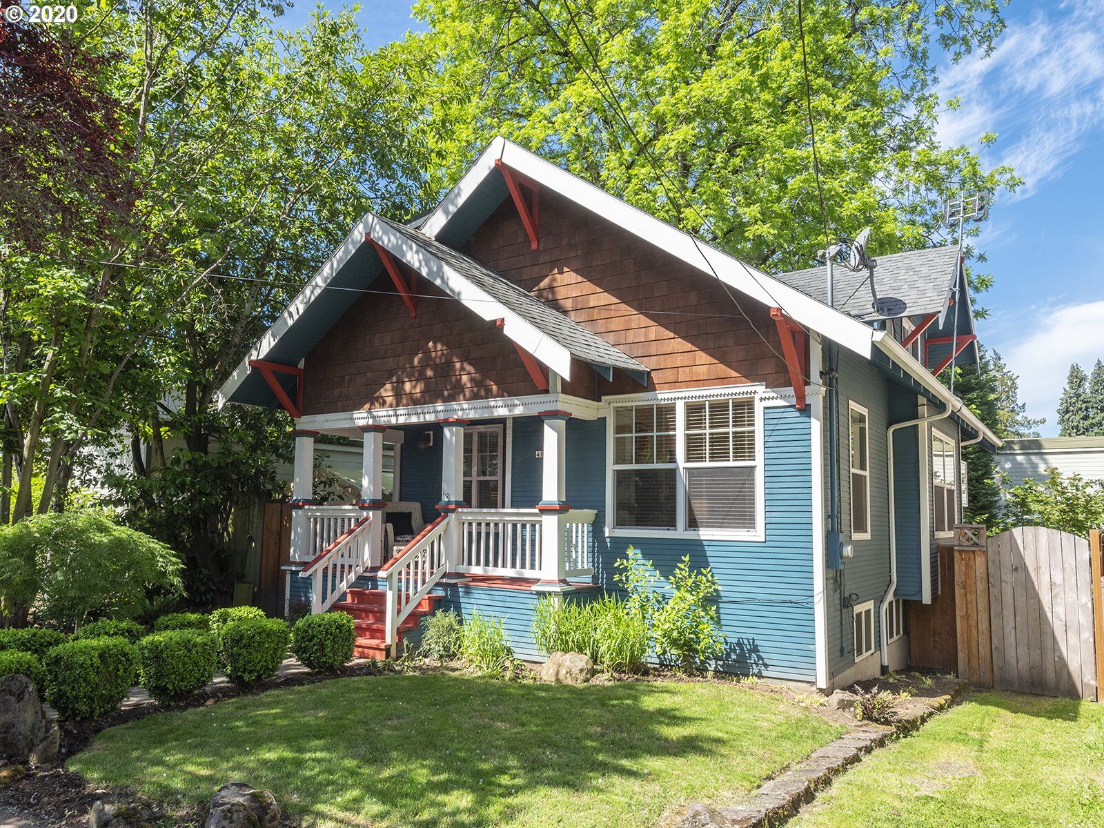 Property Photo: 4137 SE 37th Ave OR 97202