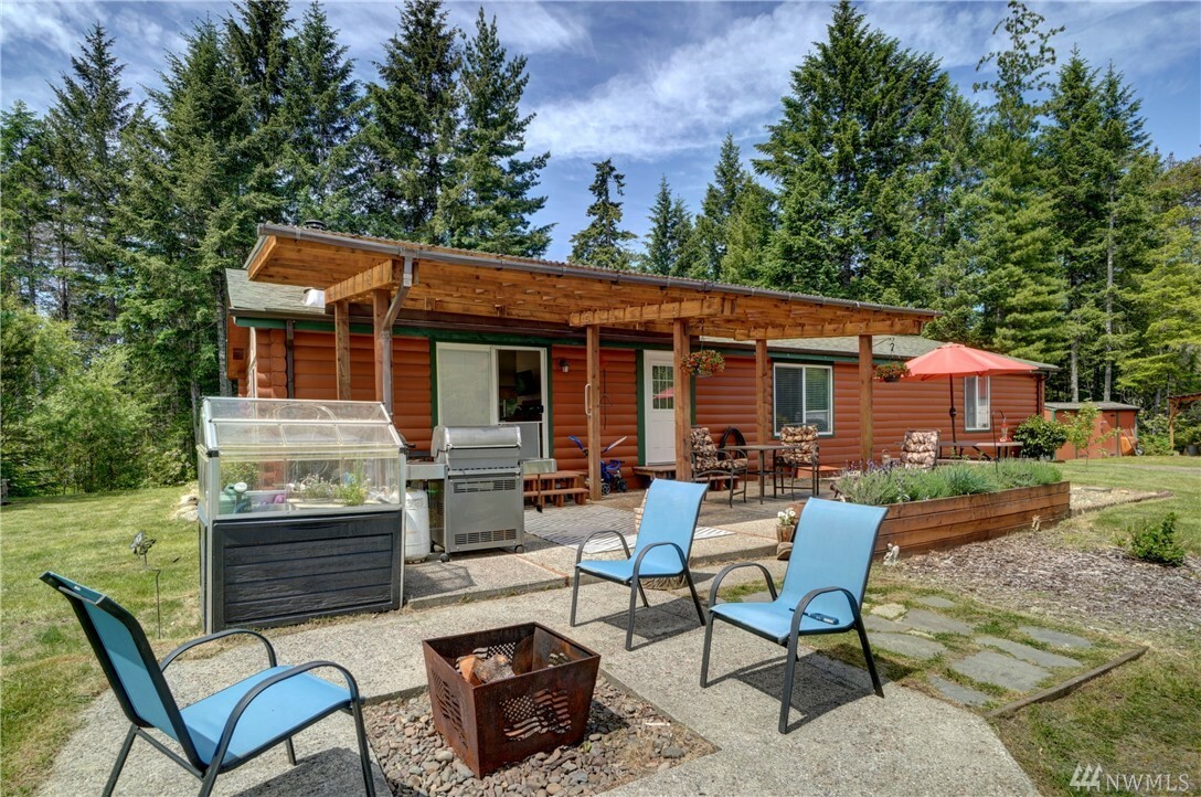 Property Photo:  140 NE Tee Lake Rd  WA 98588 