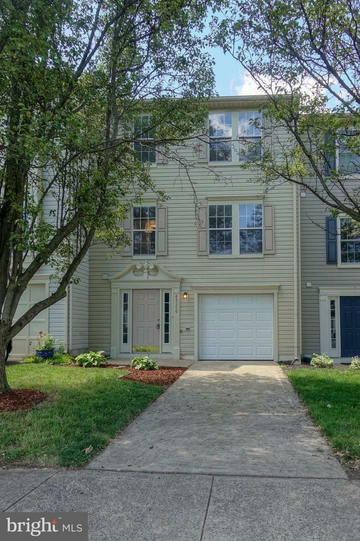 Property Photo:  43170 Gatwick Square  VA 20147 