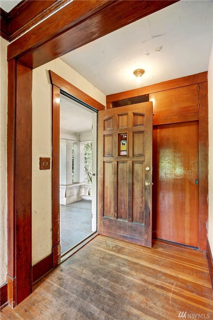 Property Photo: 5408 Kensington Place N WA 98103