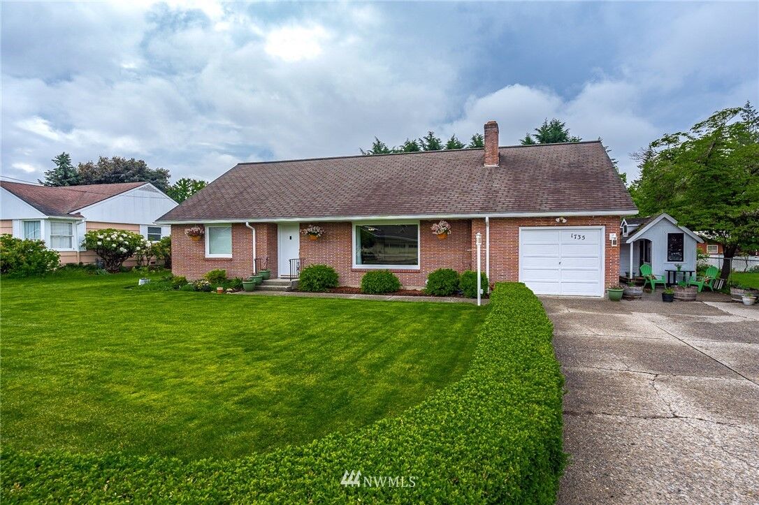 Property Photo:  1735 SW Gails Avenue  WA 98532 