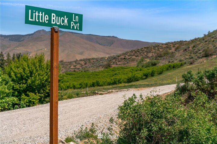 Property Photo:  61 Little Buck Lane  WA 98836 