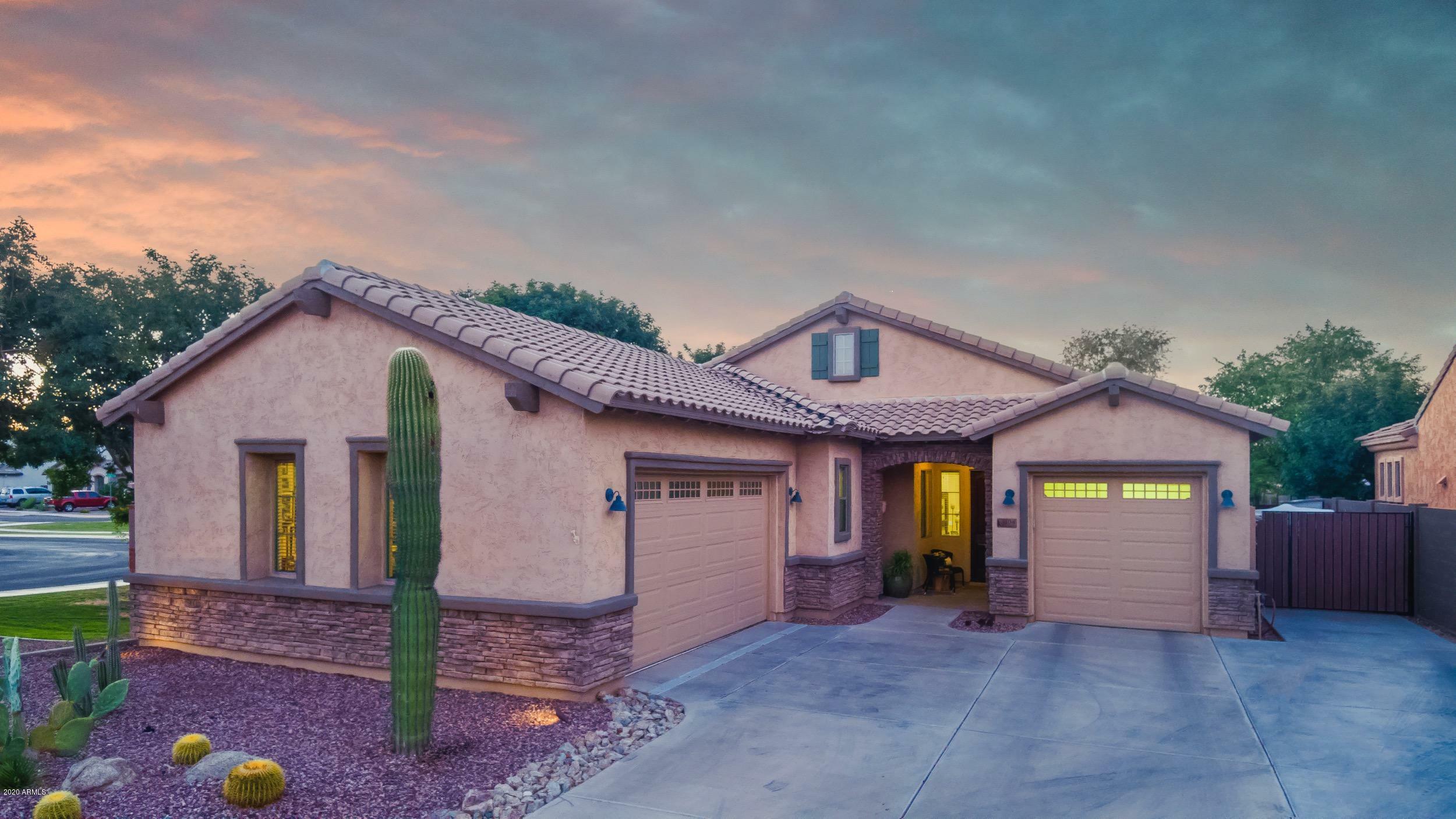 Property Photo:  3104 E Claxton Court  AZ 85297 