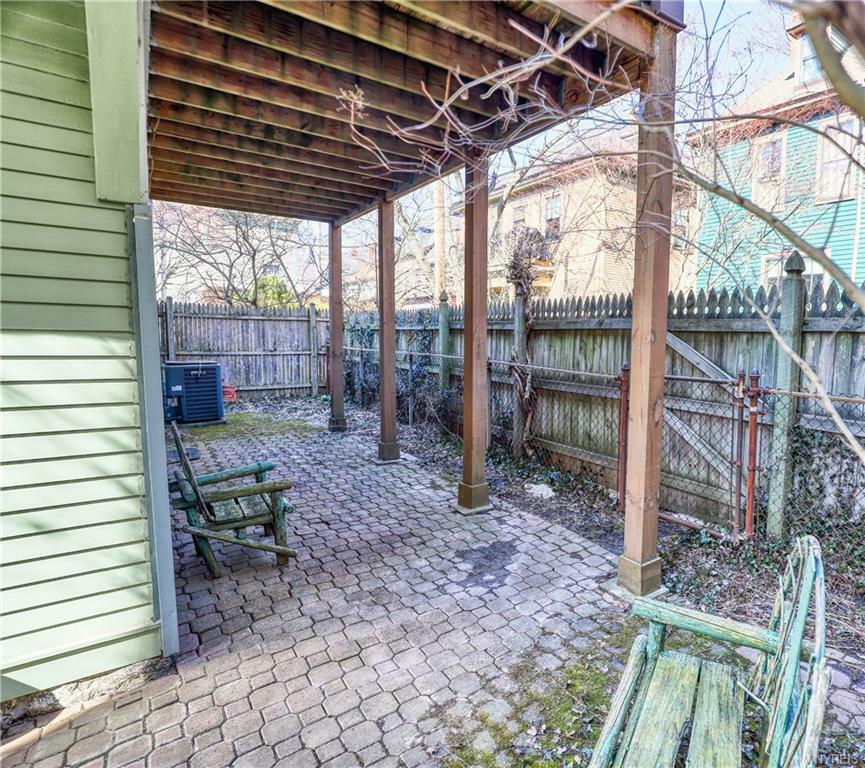 Property Photo:  700 Potomac Avenue  NY 14222 