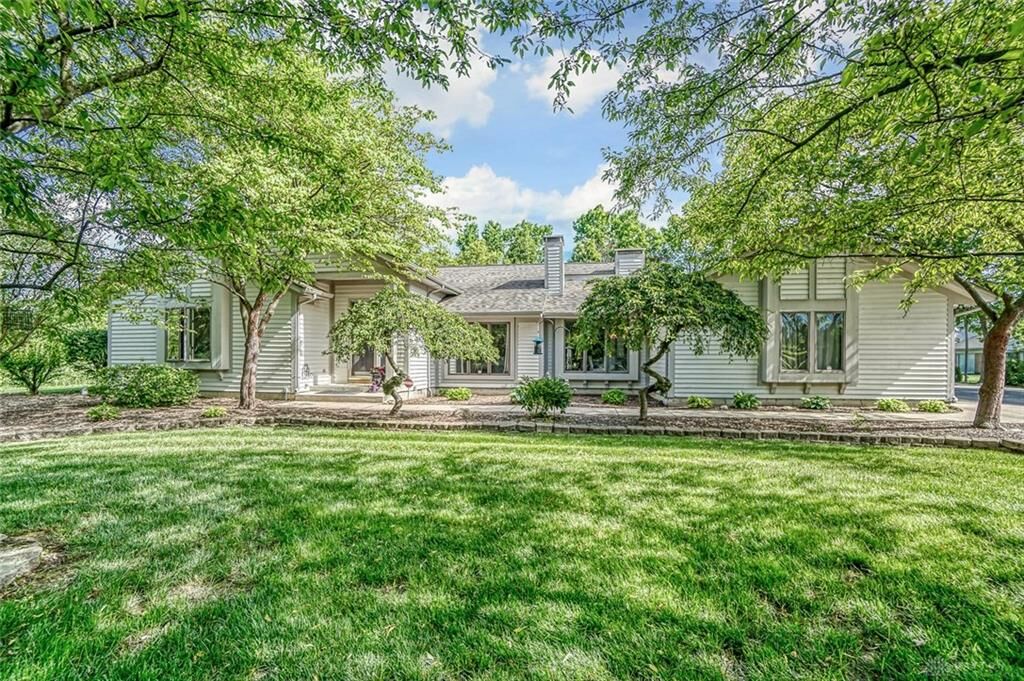 Property Photo:  1511 Lindenhurst Drive  OH 45459 