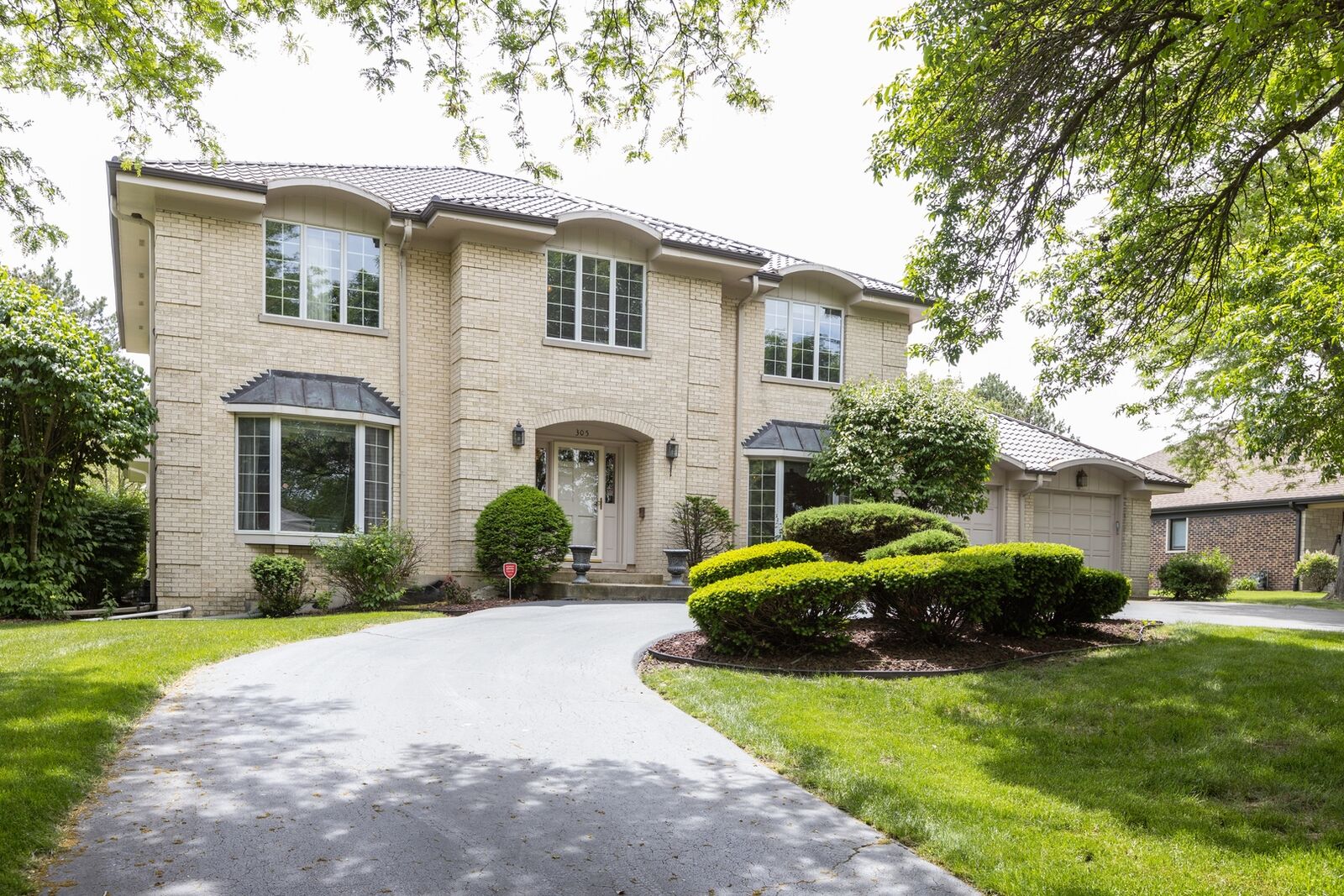 Property Photo: 305 Hambletonian Drive IL 60523