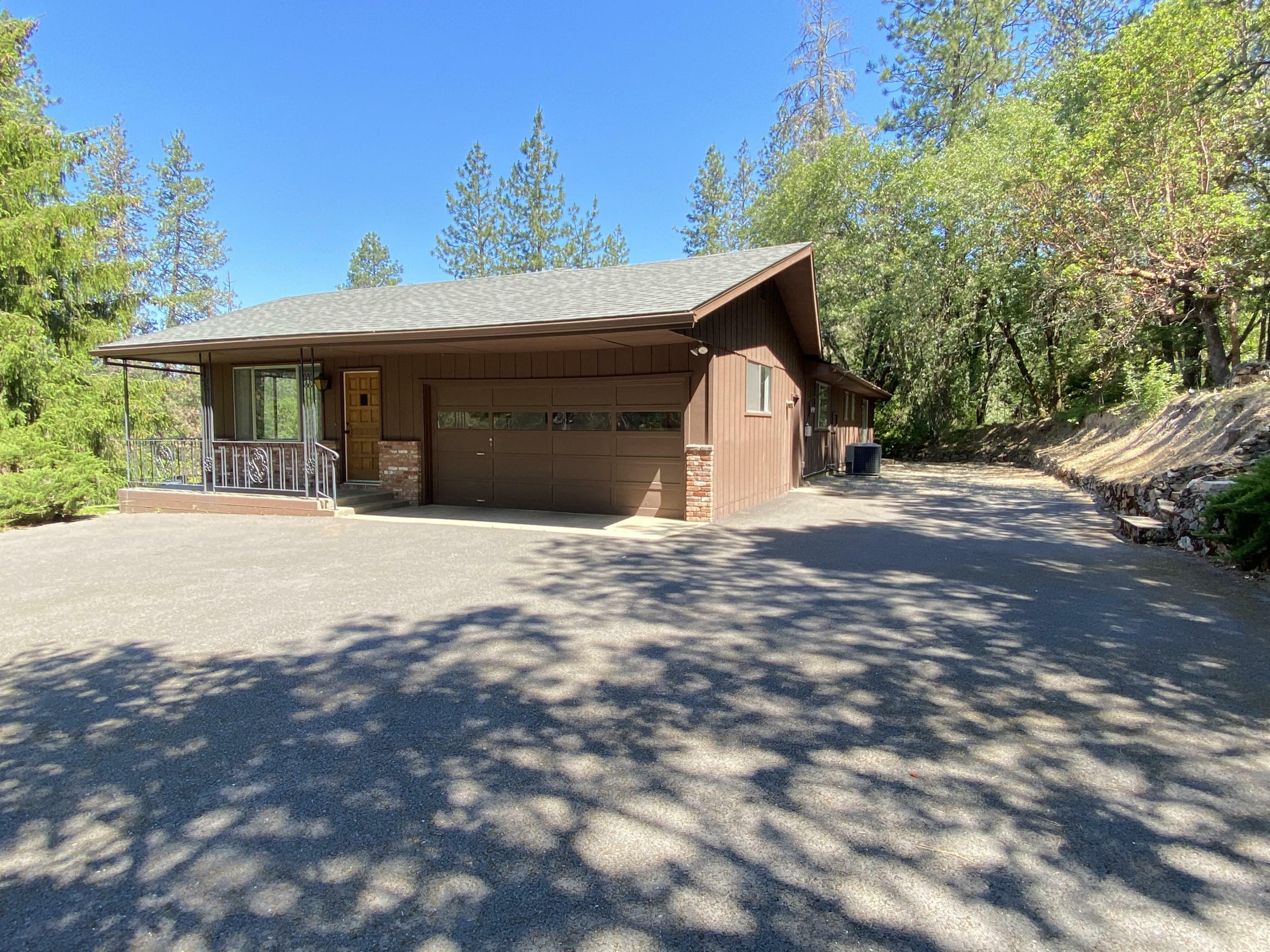 Property Photo:  147 Dawn Allan Drive  OR 97527 