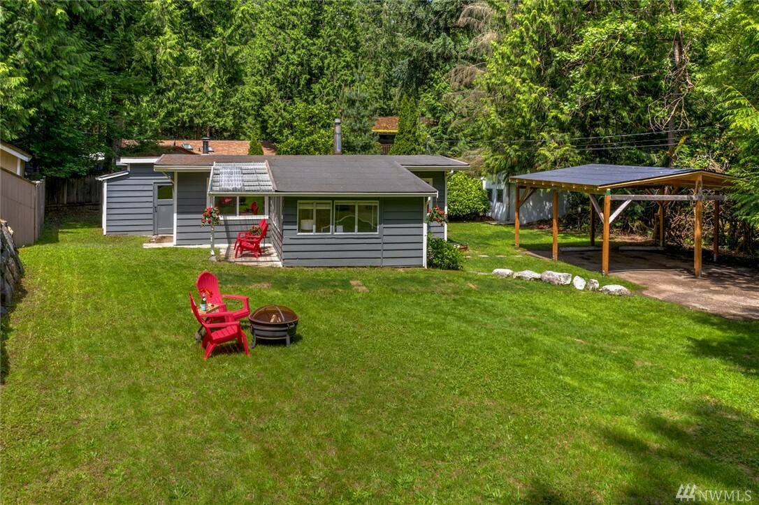 Property Photo:  3525 278th Place NE  WA 98053 