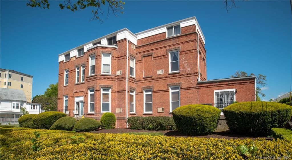 Property Photo: 1 Peck Avenue 11 CT 06516