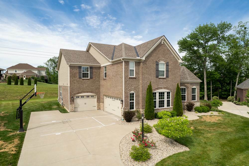 Property Photo: 1326 Coastal Court KY 41091