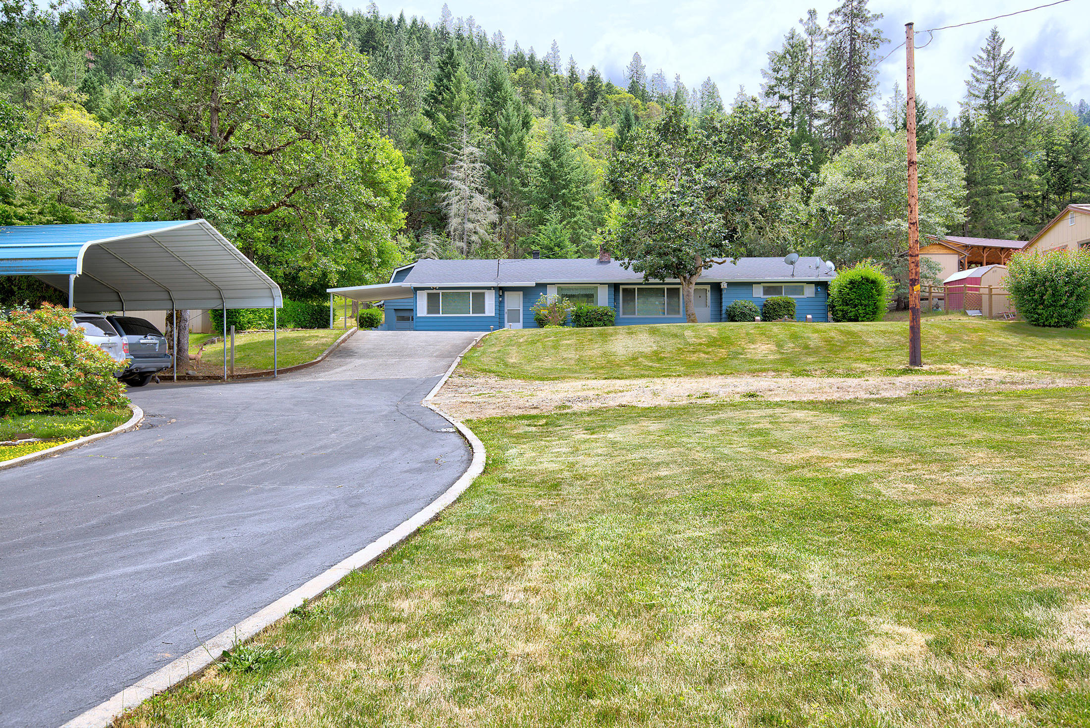 Property Photo: 5335 Rogue River Highway OR 97527