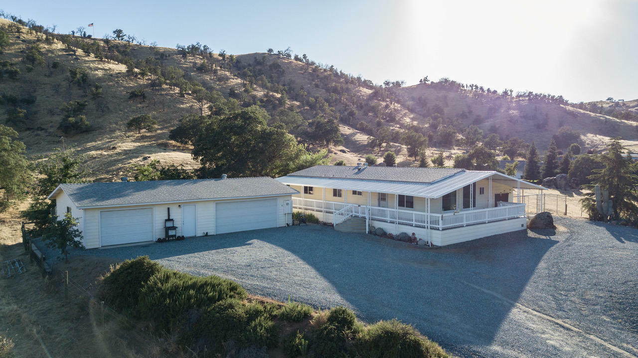 Property Photo:  18995 Campbell Creek Drive  CA 93265 