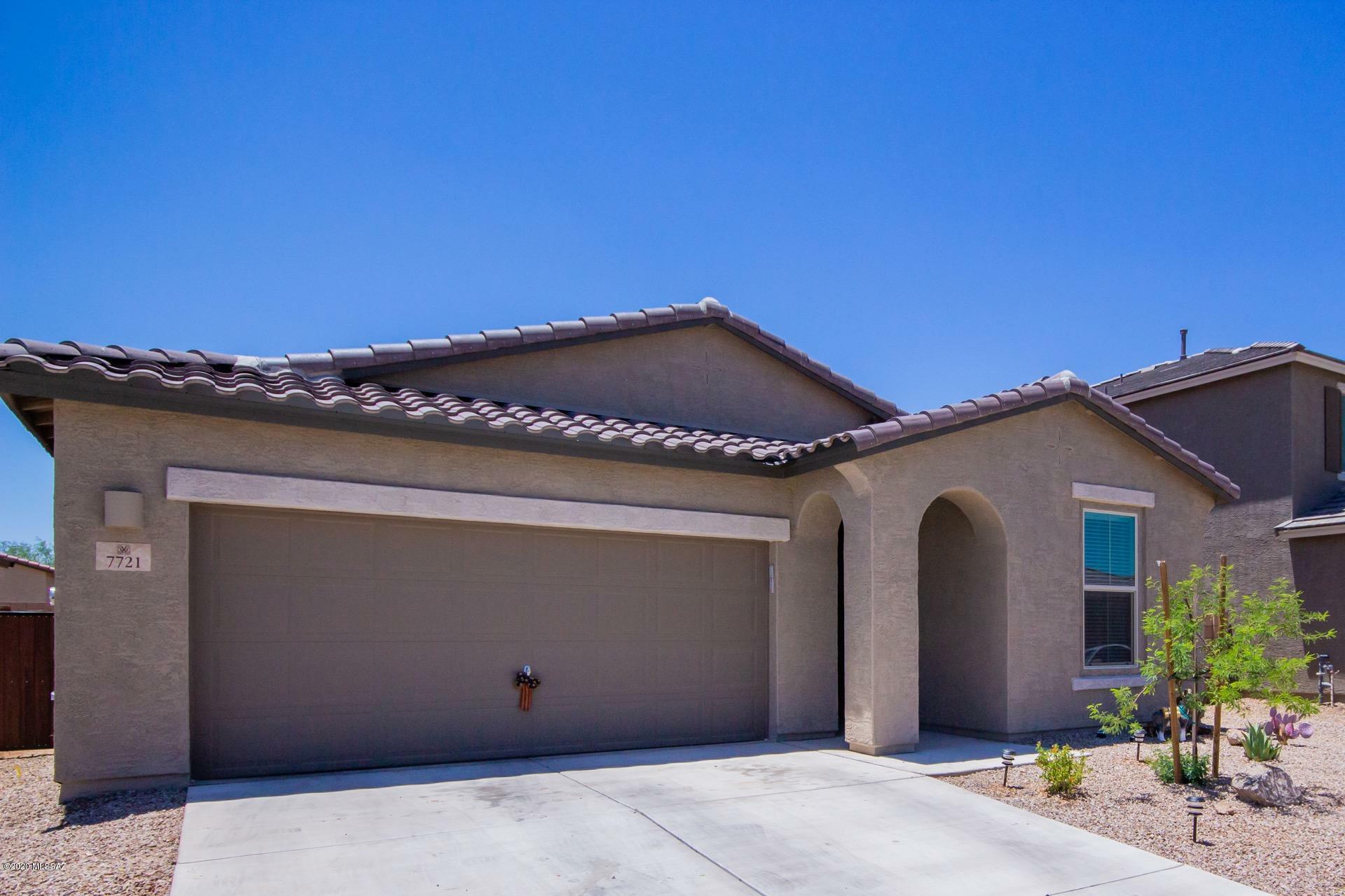 Property Photo:  7721 W Long Boat Way  AZ 85757 