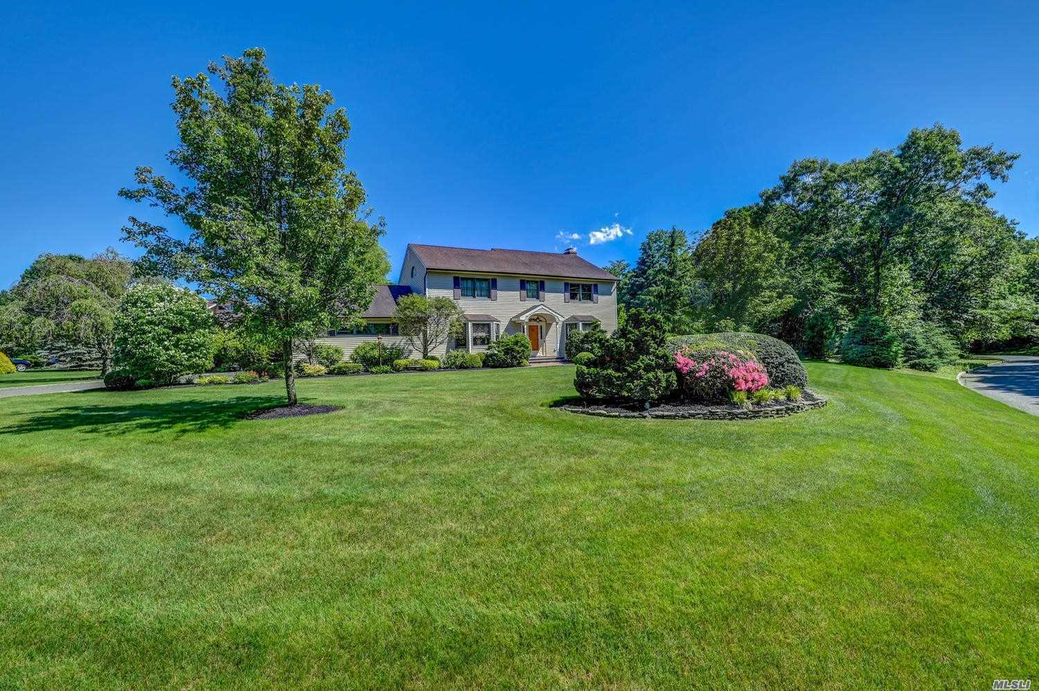 Property Photo: 7 Hollow Court NY 11933