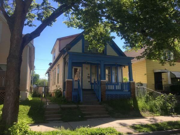 Property Photo:  2477 W Monroe St  WI 53206 