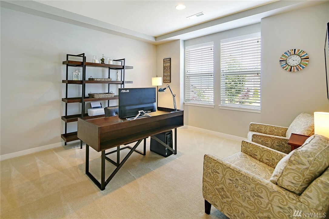 Property Photo:  8719  Satterlee Avenue SE  WA 98065 