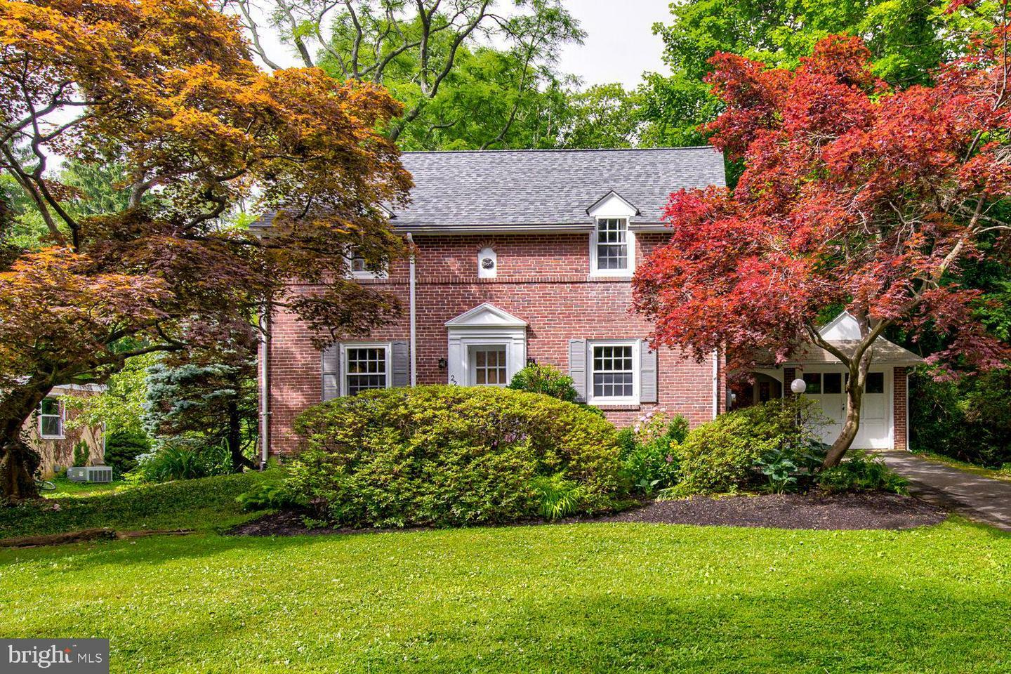 Property Photo: 220 Vassar Avenue PA 19081