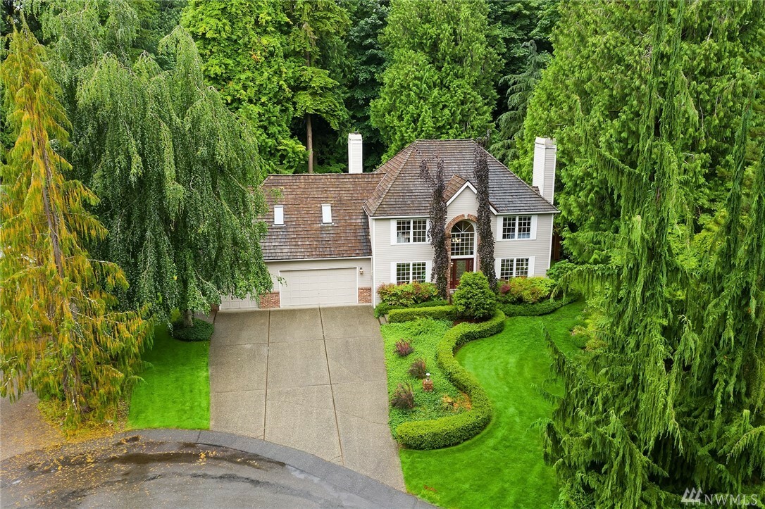 Property Photo: 19712 NE 167th Ct WA 98077