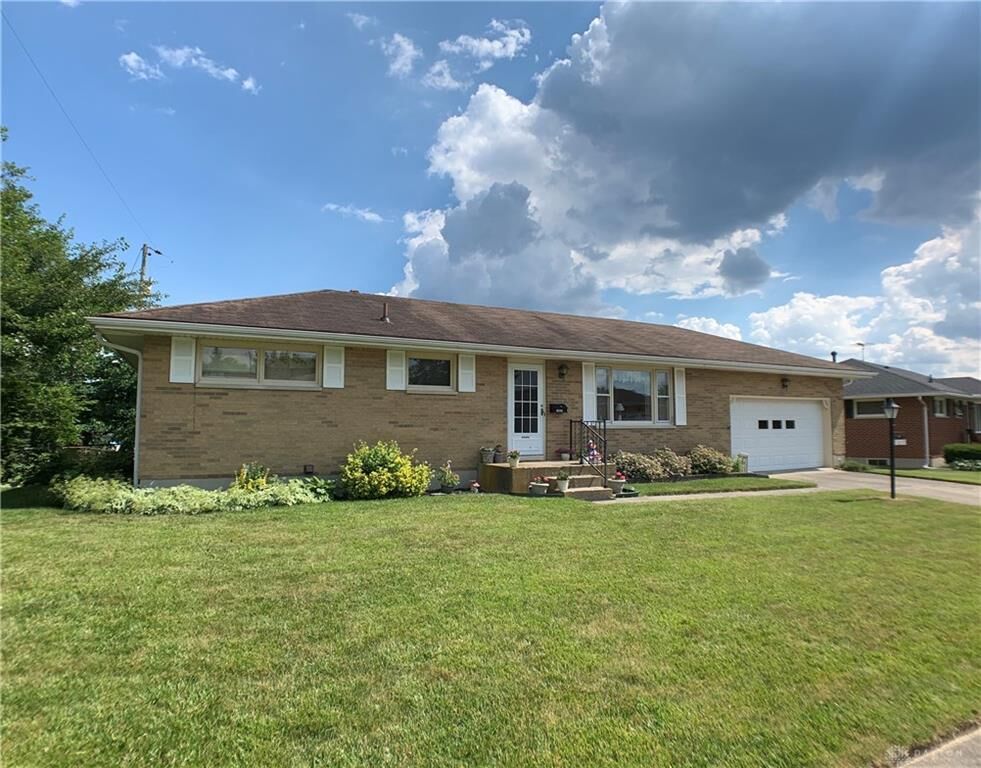 Property Photo: 1927 Kimberly Circle OH 45503