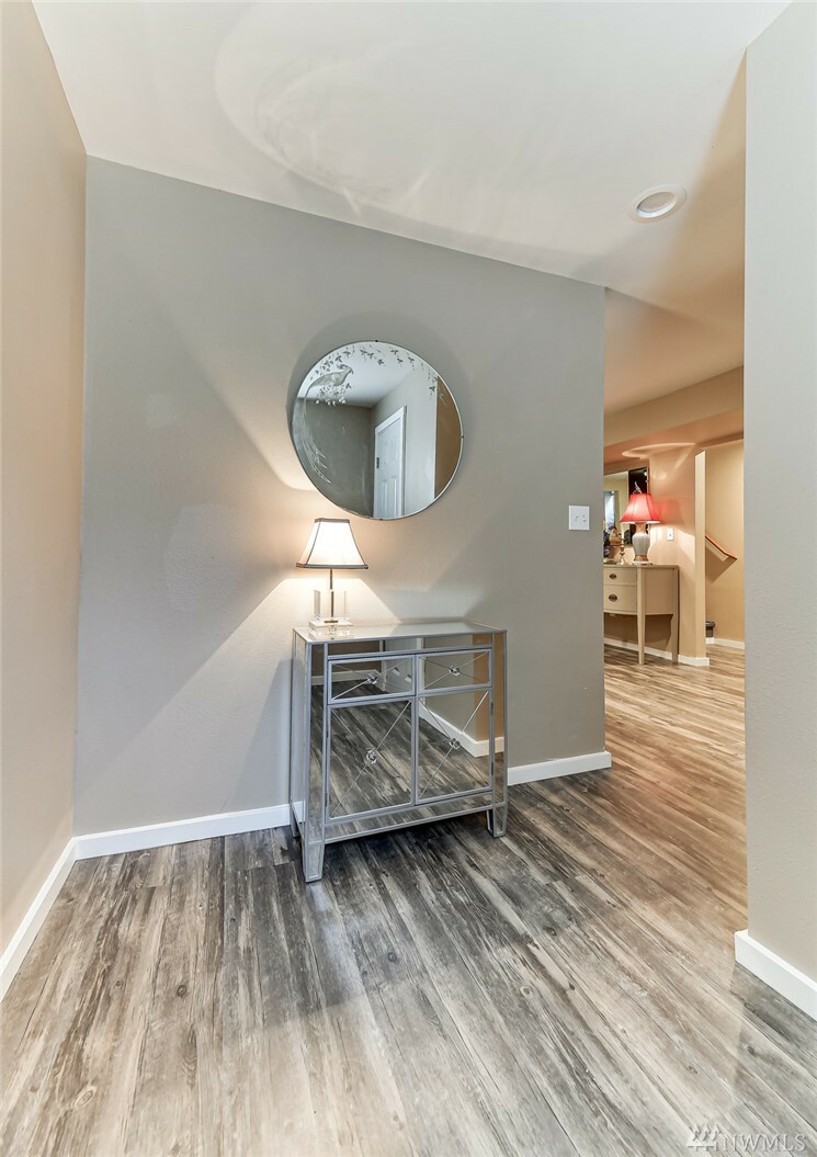 Property Photo: 1908 Rucker Ave WA 98201