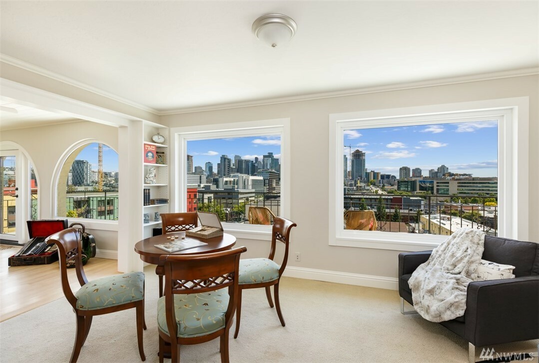 Property Photo: 610 Aloha St 501 WA 98109