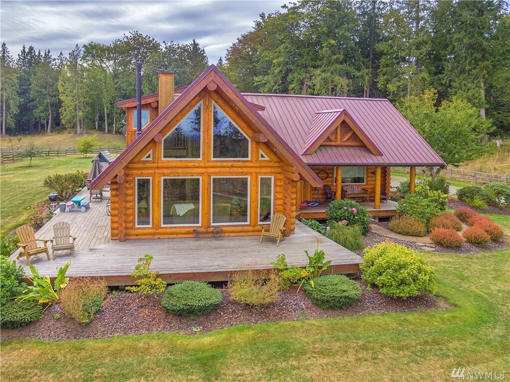 Property Photo:  304 Gifford Hill Dr  WA 98325 