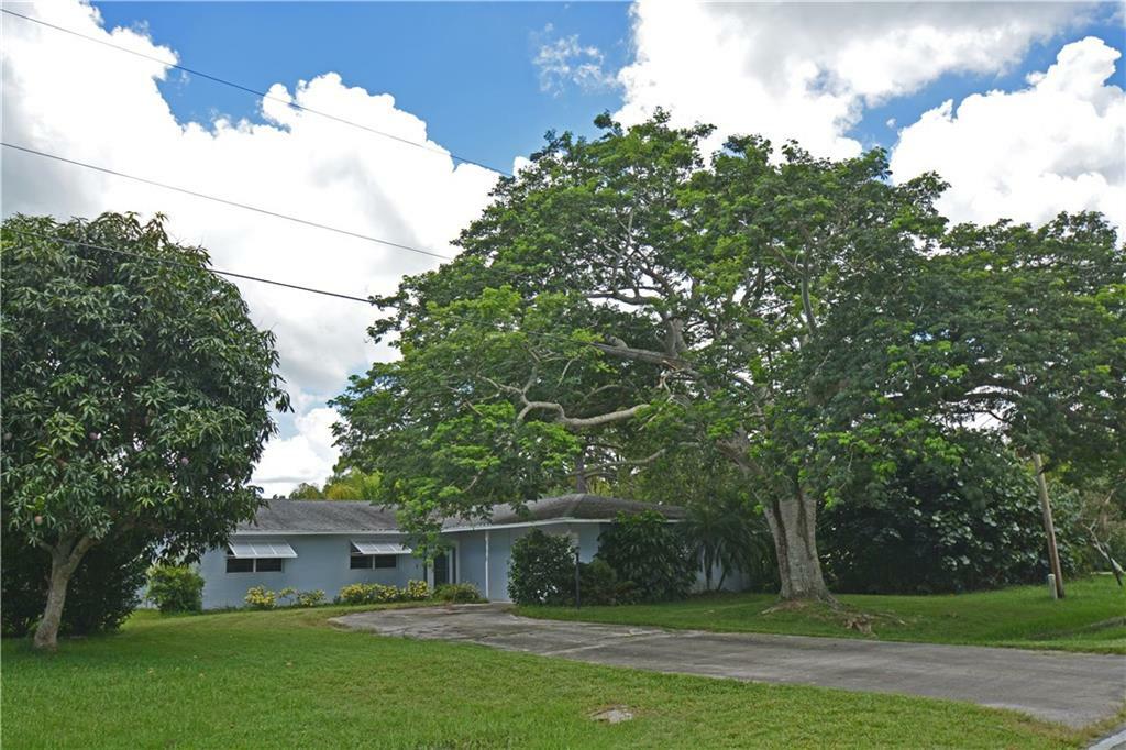 Property Photo:  6905 Sebastian Road  FL 34951 