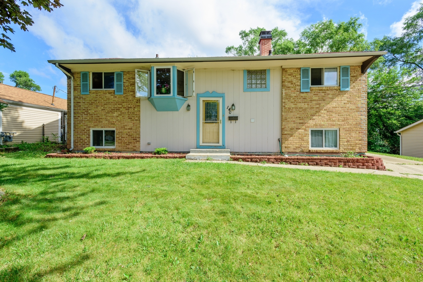 Property Photo: 140 Windsor Lane IL 60139