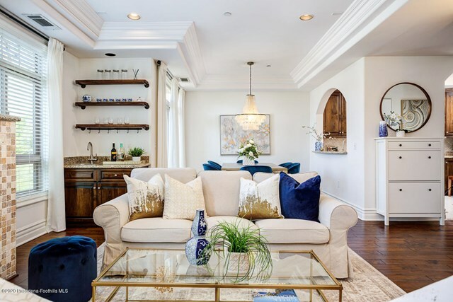 Property Photo: 11582 Moorpark Street Ph4 CA 91602