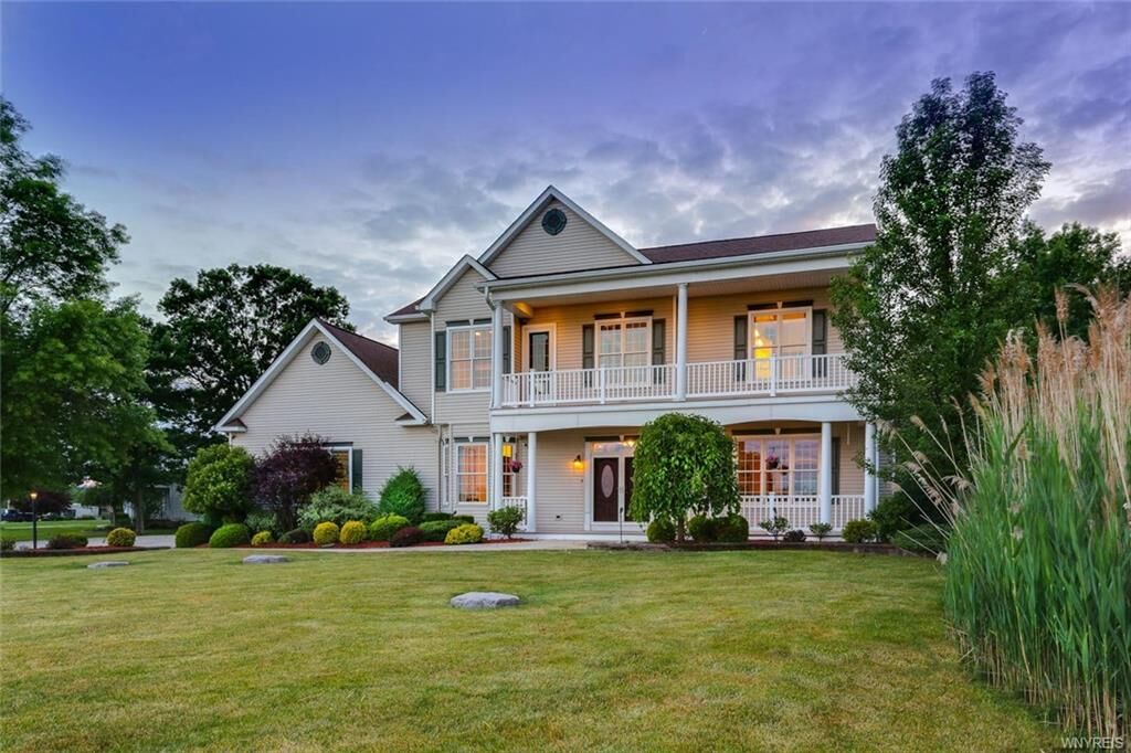 Property Photo:  1714 E River Road  NY 14072 