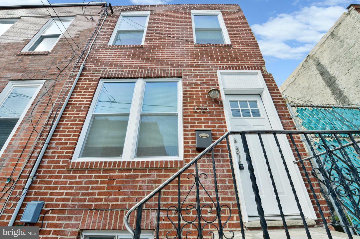 Property Photo:  1015 Mercy Street  PA 19148 