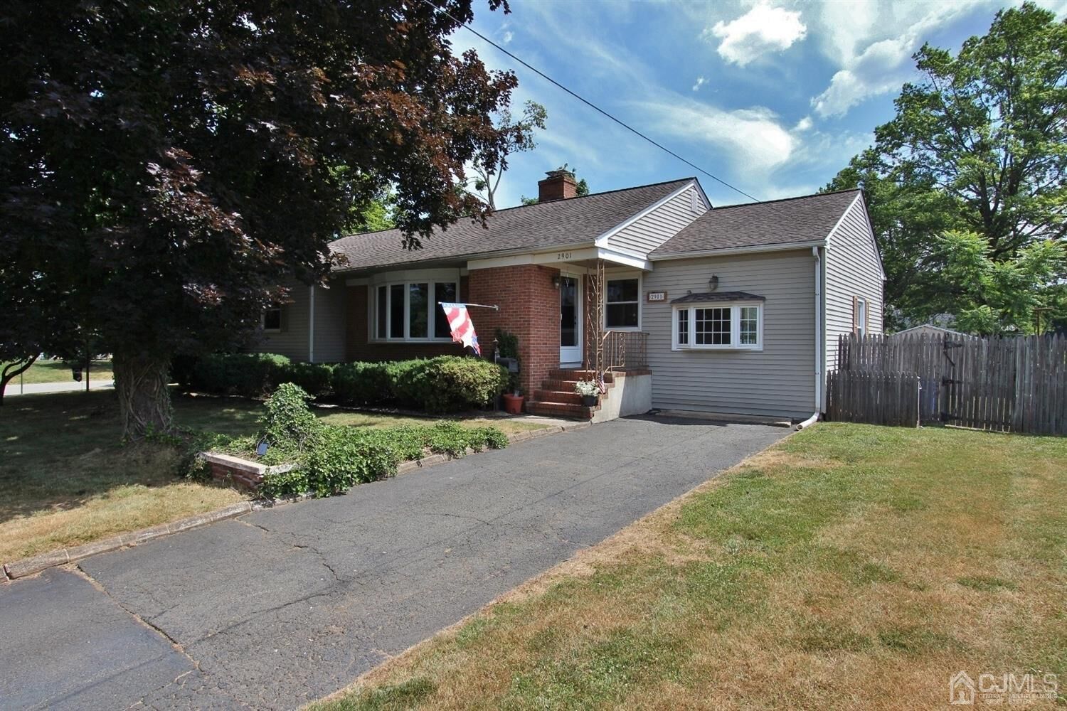 Property Photo:  2901 Norwood Avenue  NJ 07080 