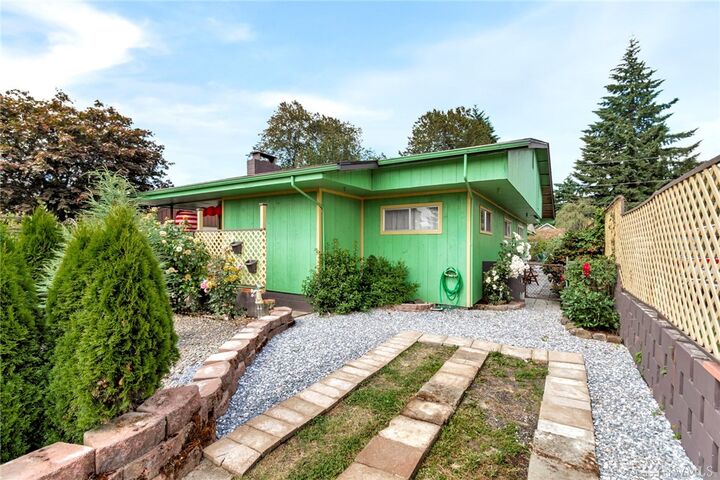 Property Photo:  1121  J Street  WA 98531 