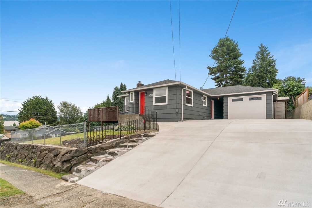 Property Photo: 8715 S 115th Place WA 98178