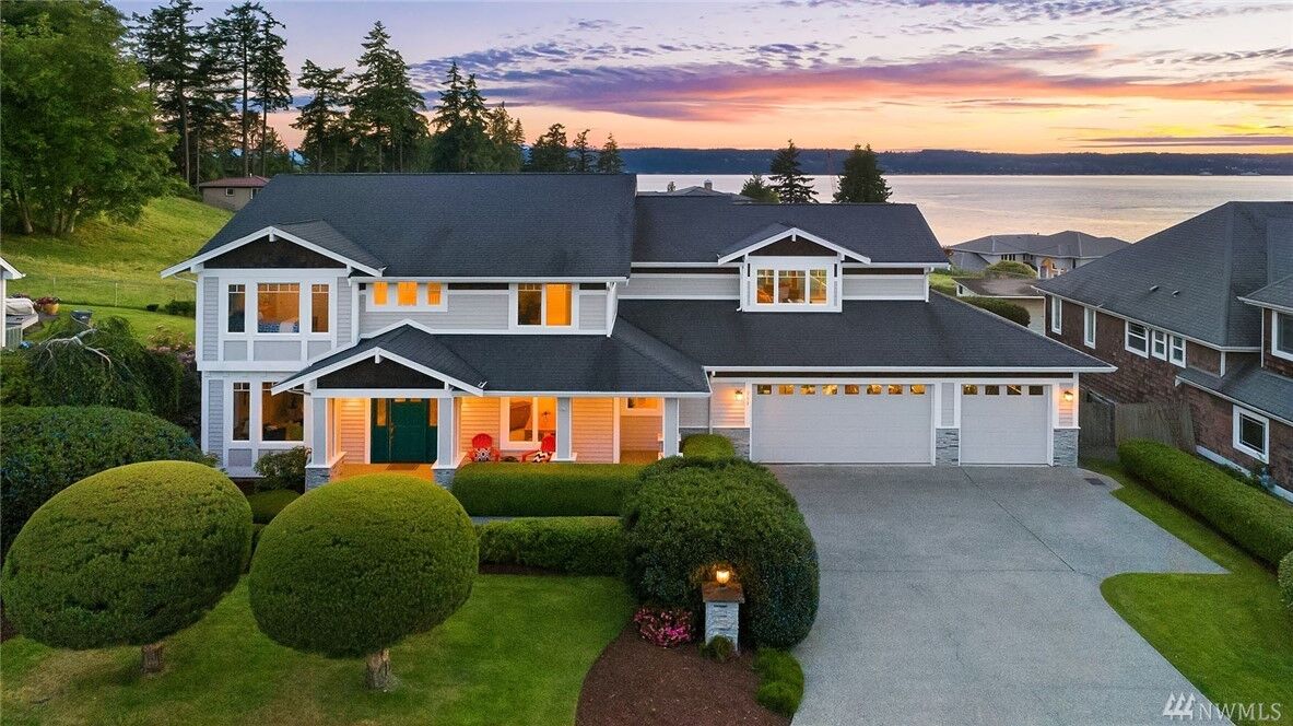 Property Photo:  203  Leslie Lane  WA 98275 