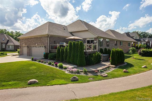 Property Photo:  58912 Glacier Club Drive  MI 48094 