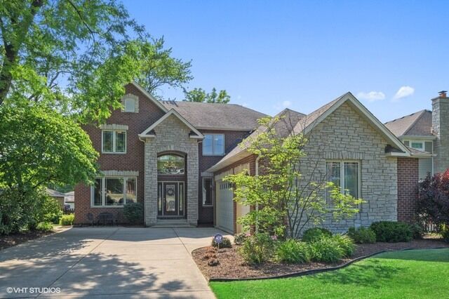 Property Photo:  770 South York Street  IL 60126 