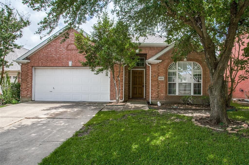 Property Photo:  6101 Berkshire Road  TX 75072 
