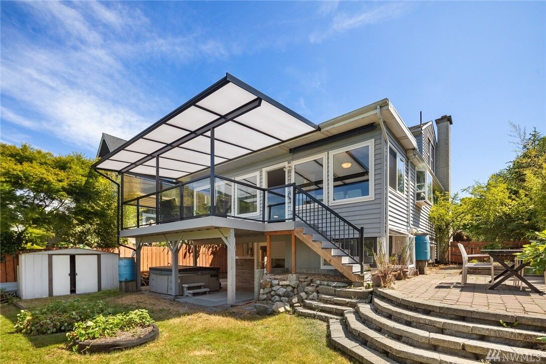 Property Photo: 7209 2nd Avenue NW WA 98117