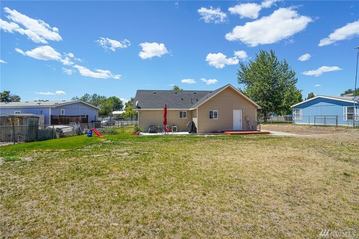 Property Photo:  1467 W Sunset Drive  WA 98837 