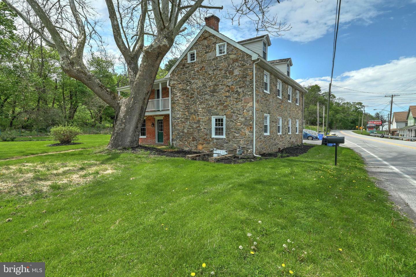 Property Photo:  1434 S George Street  PA 17403 