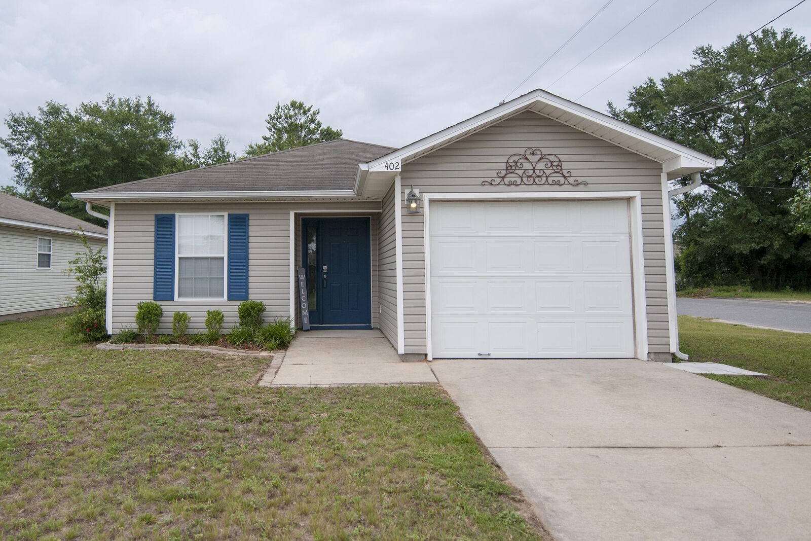 Property Photo:  402 Alabama Street  FL 32536 