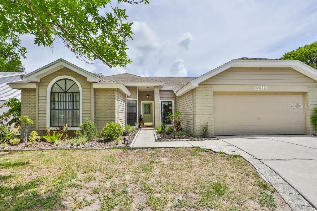 Property Photo:  12119 Wildbrook Drive  FL 33569 